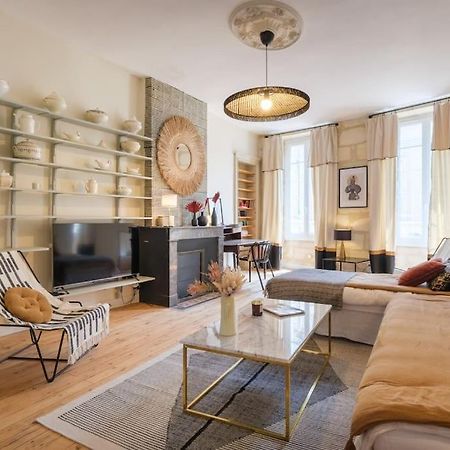 Appartement Avec Son Patio Dans Centre Historique De Bourg Ngoại thất bức ảnh