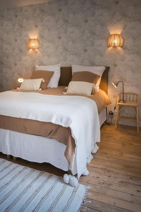 Appartement Avec Son Patio Dans Centre Historique De Bourg Ngoại thất bức ảnh