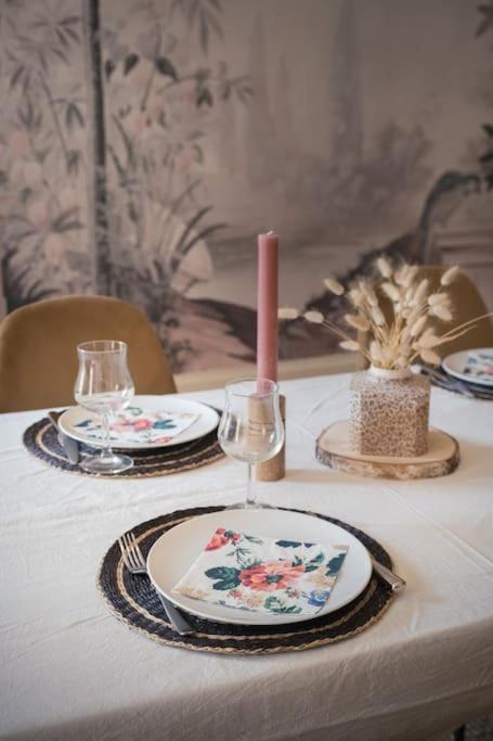 Appartement Avec Son Patio Dans Centre Historique De Bourg Ngoại thất bức ảnh