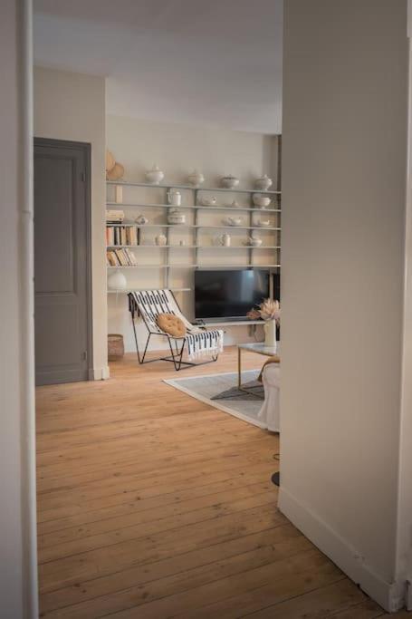 Appartement Avec Son Patio Dans Centre Historique De Bourg Ngoại thất bức ảnh