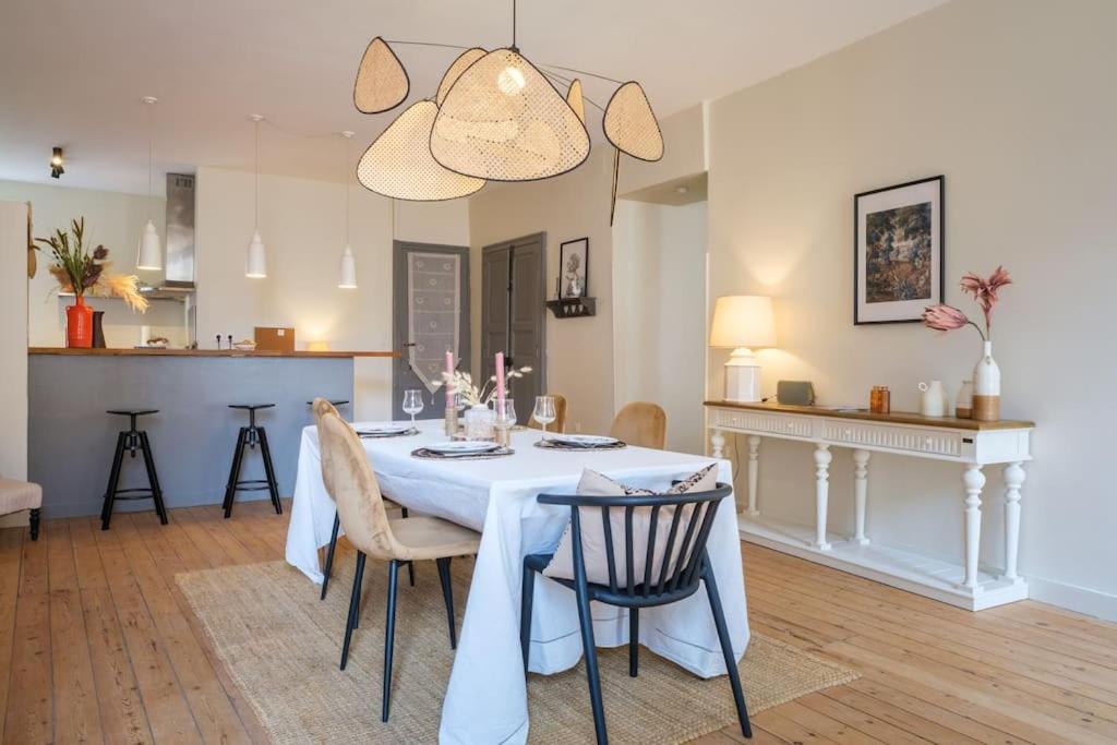 Appartement Avec Son Patio Dans Centre Historique De Bourg Ngoại thất bức ảnh