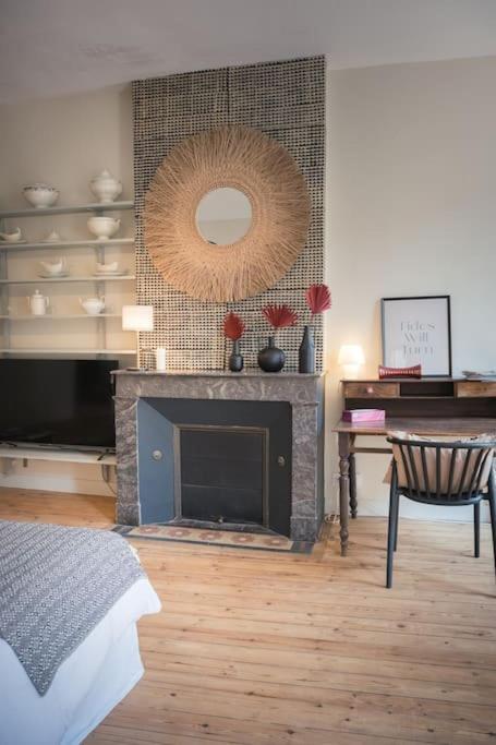 Appartement Avec Son Patio Dans Centre Historique De Bourg Ngoại thất bức ảnh