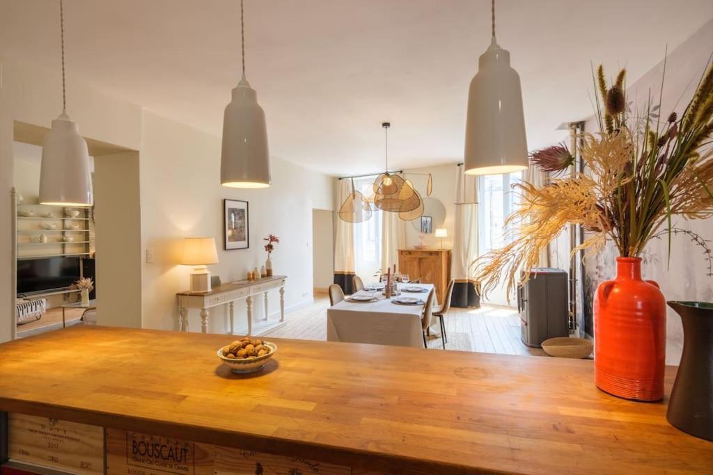 Appartement Avec Son Patio Dans Centre Historique De Bourg Ngoại thất bức ảnh