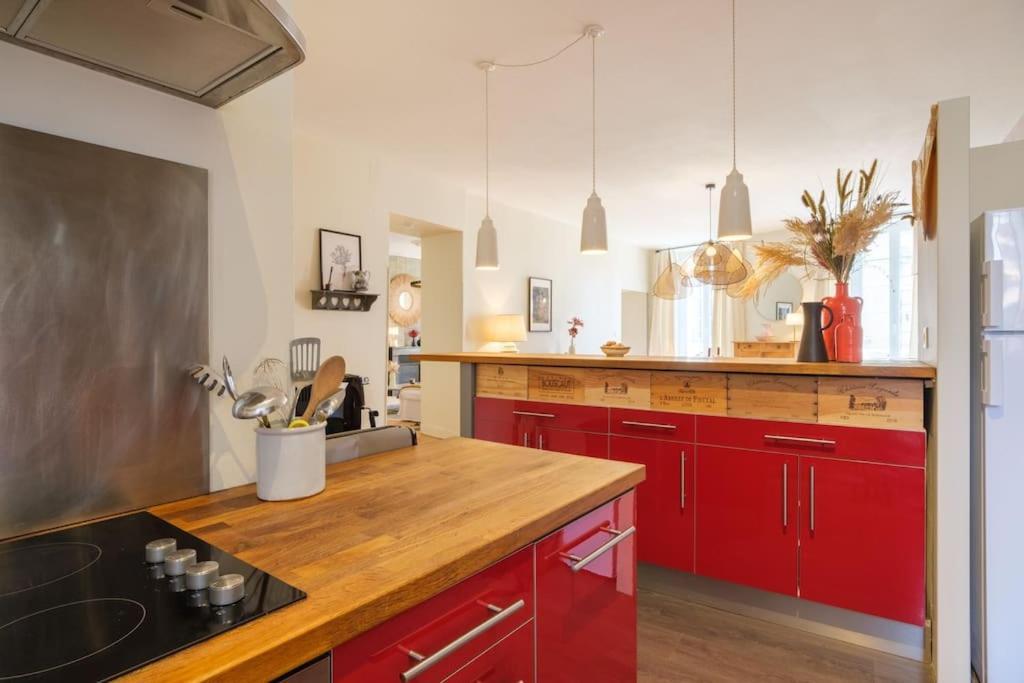 Appartement Avec Son Patio Dans Centre Historique De Bourg Ngoại thất bức ảnh